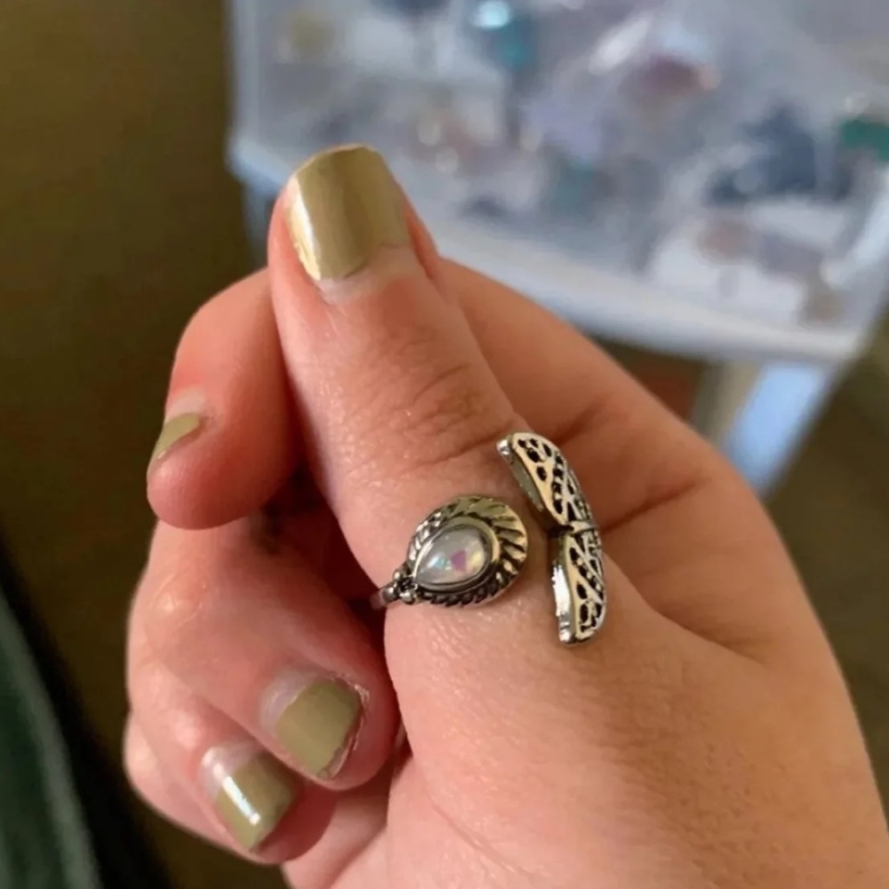 ๐ง๐ปโโ๏ธ Mermaid Opal Nautical Mythical Ring ๐ง๐ปโโ๏ธ - Picture 3 of 5